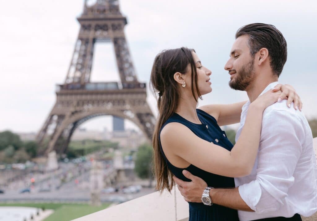 Où prendre les photos les plus romantiques à Paris