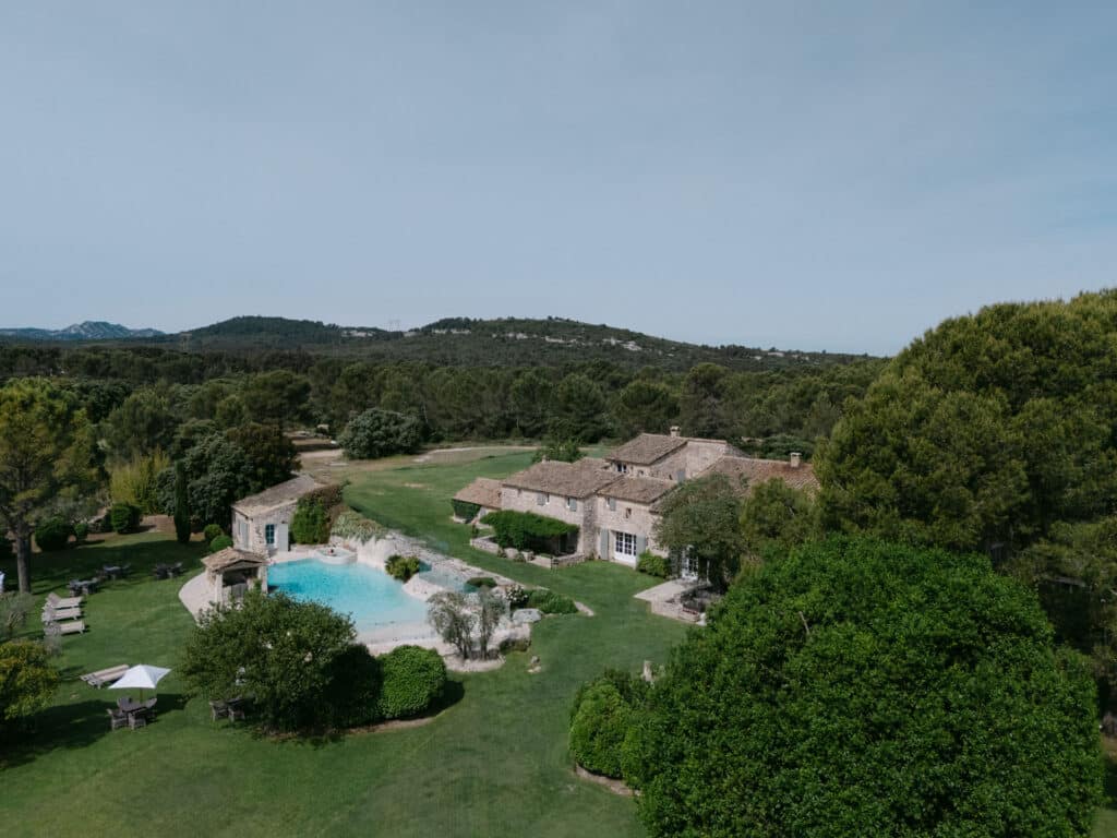 vue aérienne du mas de la rose - mariage en provence