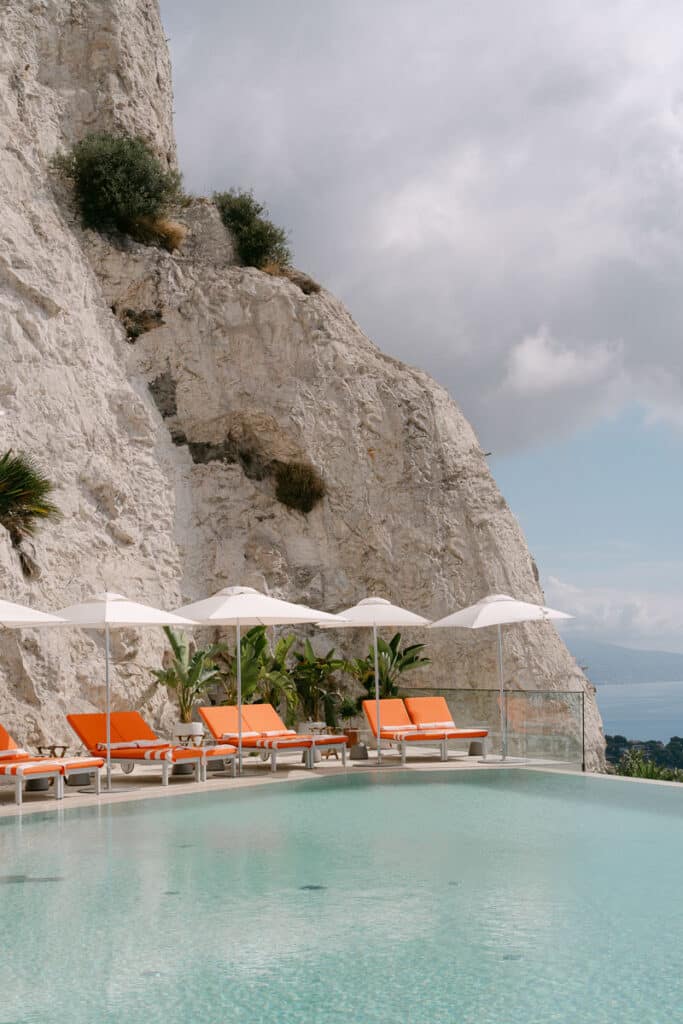 Sur de la piscine du Maybourne Riviera hotel | photographe-côte-azur-maybourne-riviera