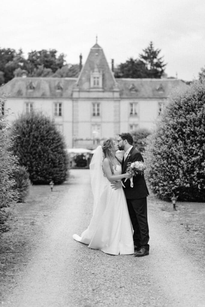 Photos de couple au château d'Aveny